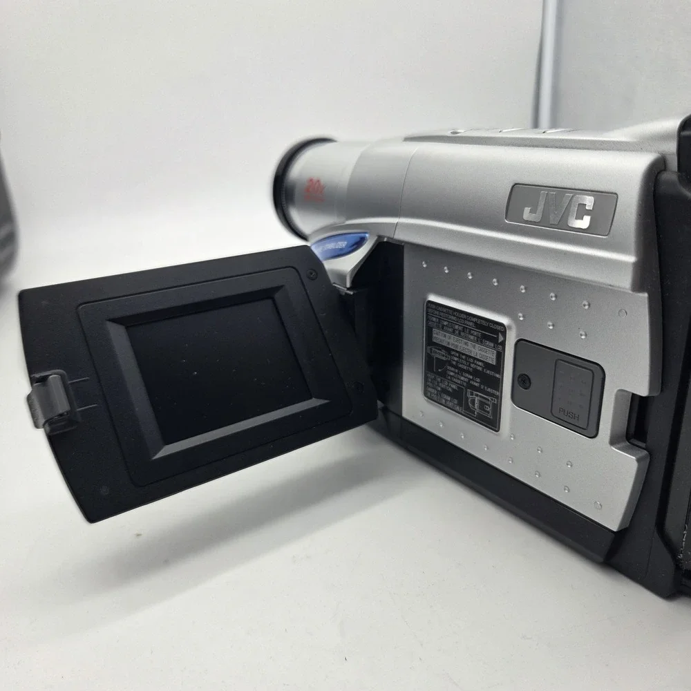 UNTESTED JVC GR-AXM18U Camcorder 2.5